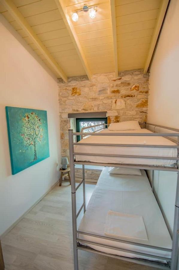 Villa Kastro Stone House à Skala Potamia  Extérieur photo