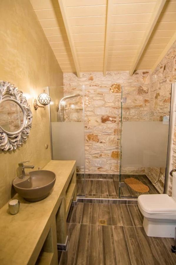 Villa Kastro Stone House à Skala Potamia  Extérieur photo